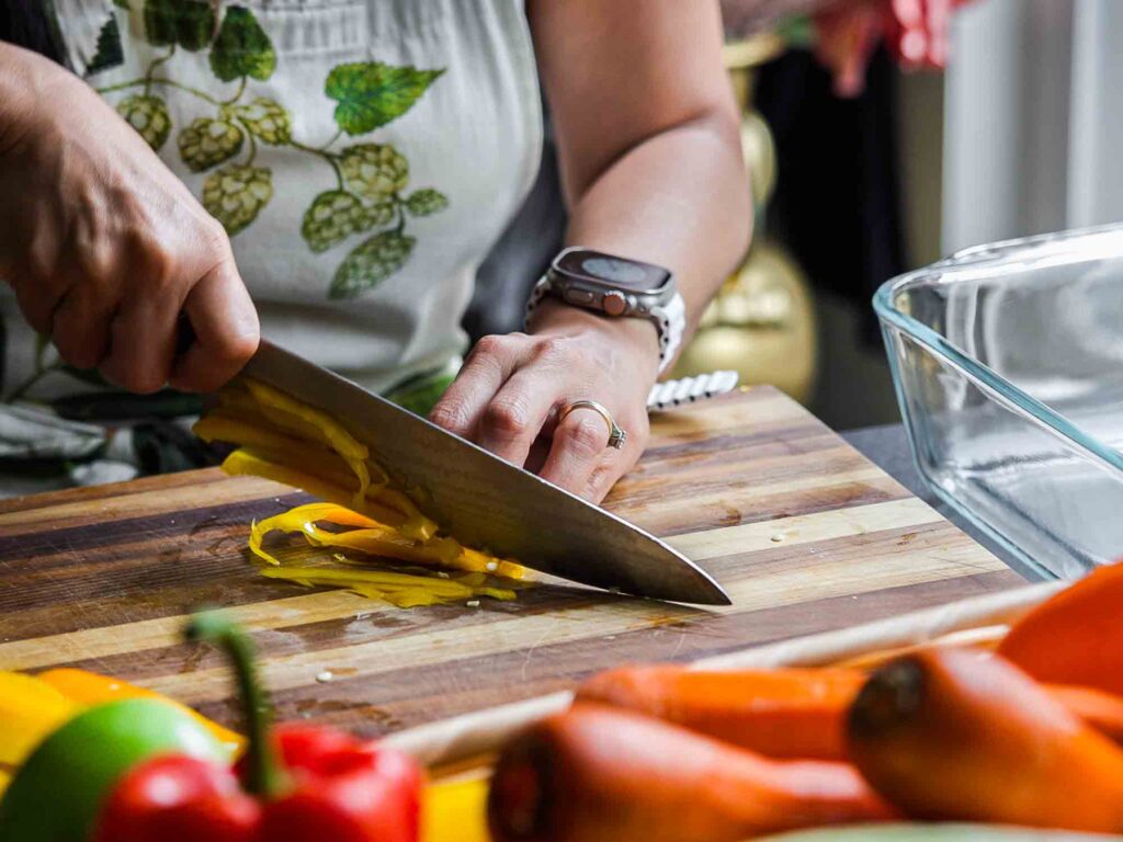 julienning yellow bell pepper